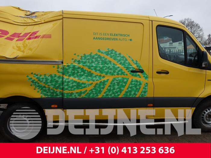 Mercedes eSprinter Schiebetür rechts O328390