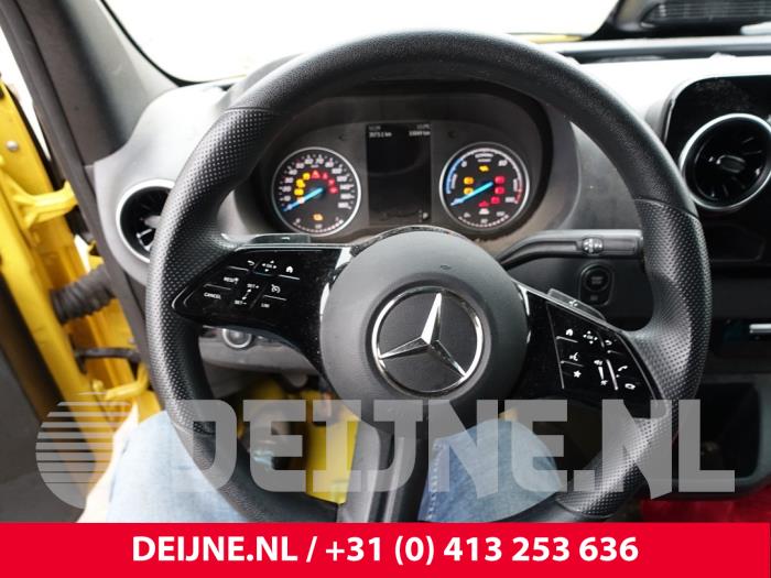 Mercedes eSprinter Lenkrad O328402