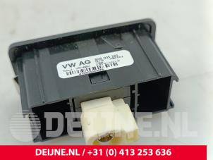 Volkswagen Caddy AUX / USB-Anschluss O328588 foto 2