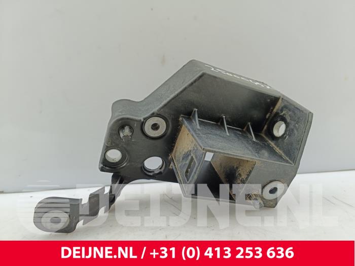 Volvo XC40 Bumpersteun links-voor O328626