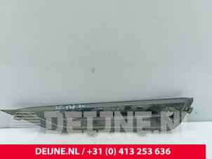 Volvo V60 Bumperrozet rechts-voor O328638 foto 2