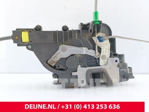 Mercedes Vito Deurslot Mechaniek 2Deurs rechts O328646 foto 3