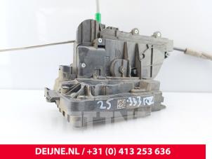 Mercedes Vito Deurslot Mechaniek 2Deurs rechts O328646 foto 2