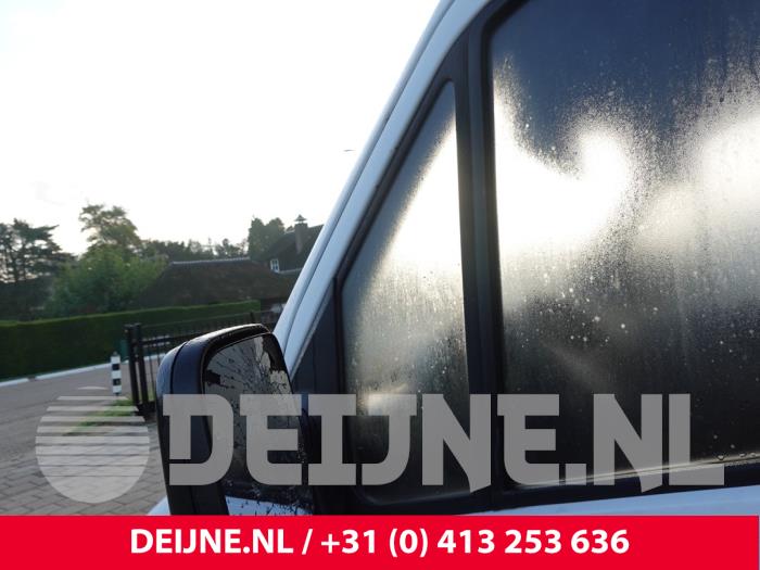 Mercedes Sprinter Dreieckfenster links vorne O328667
