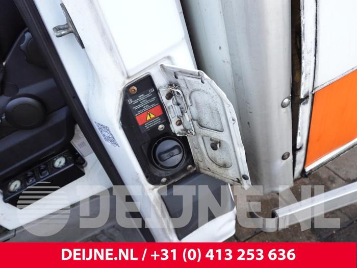 Mercedes Sprinter Tankklappe O328723