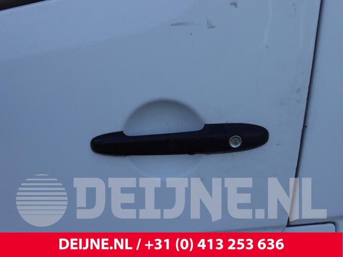 Mercedes Sprinter Türgriff 2-türig links O328743
