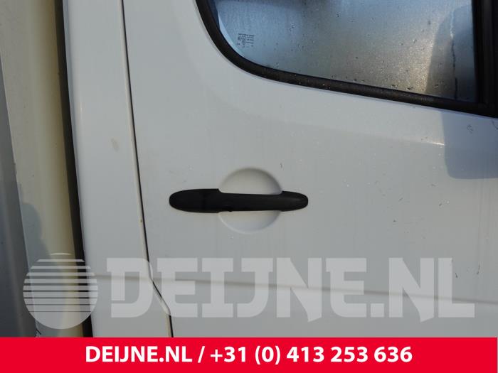 Mercedes Sprinter Türgriff 2-türig rechts O328747