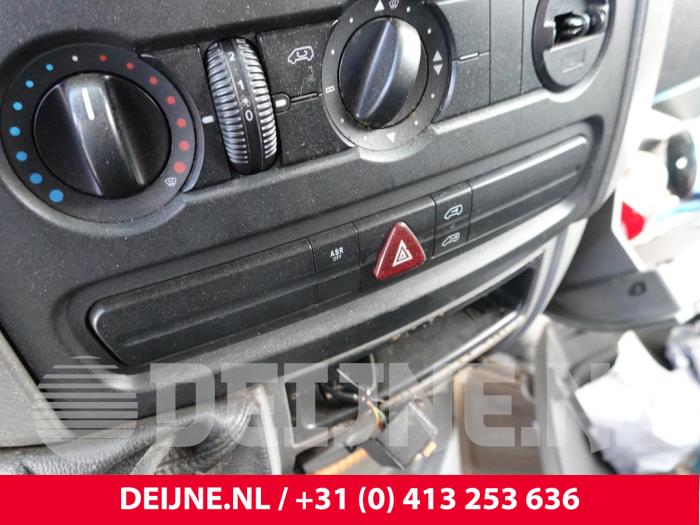 Mercedes Sprinter Panikbeleuchtung Schalter O328824