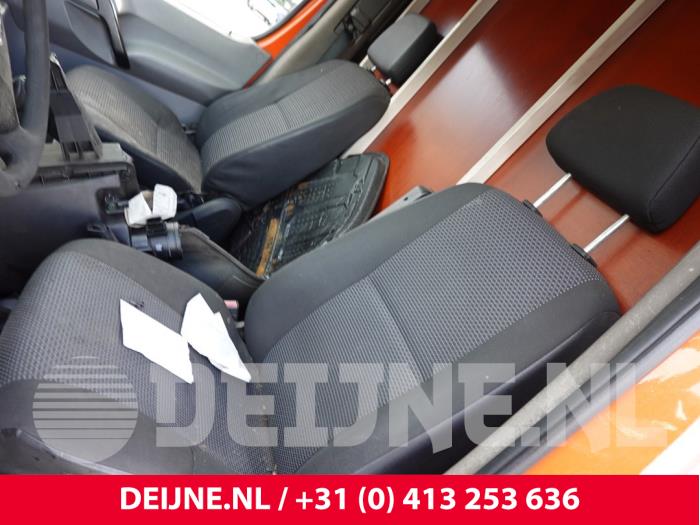 Mercedes Sprinter Sitz links O328854