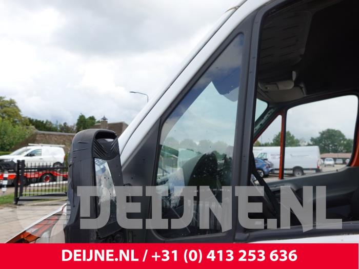 Mercedes Sprinter Quarter light, front left O328870
