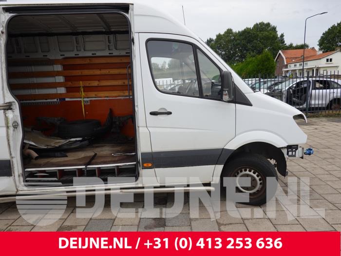 Mercedes Sprinter Door 2-door, right O328926