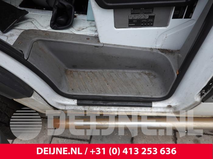 Mercedes Sprinter Voorinstap links O328960