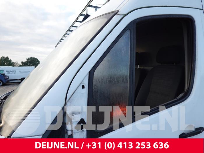 Mercedes Sprinter Dreieckfenster links vorne O329005