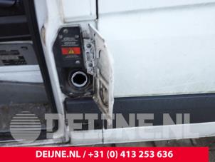 Mercedes Sprinter Tank Klep O329052 foto 2