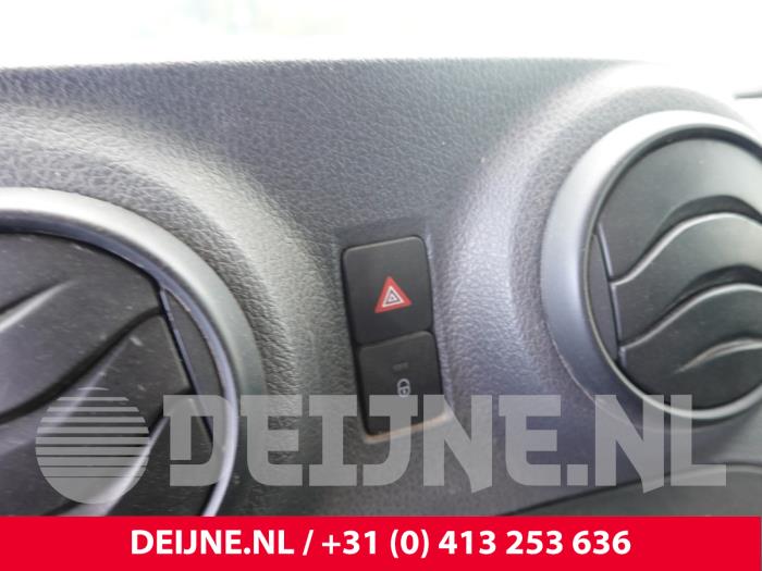 Mercedes Citan Panikbeleuchtung Schalter O329142