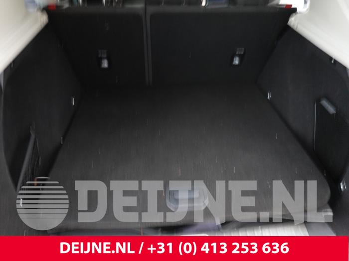Lynk & Co 01 Bodenblech Kofferraum O329738
