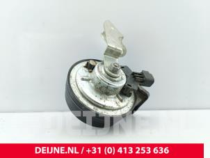 Volvo S60 Horn O329737 photo 2