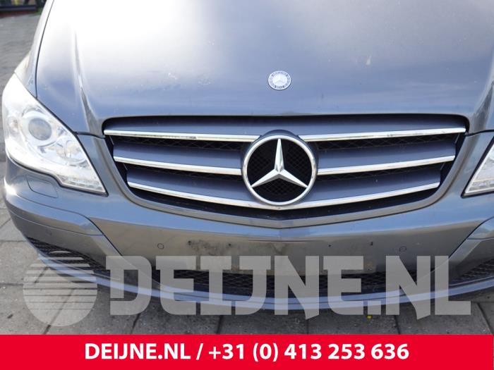 Mercedes Viano Grille O330216