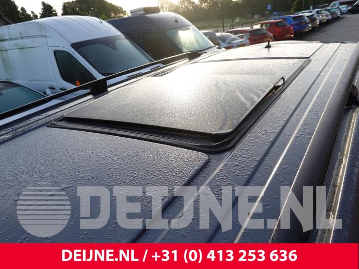 Mercedes Viano Schuifkanteldak O330265
