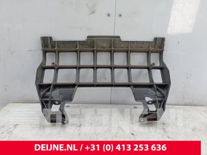 Citroen Jumpy Stoßstangenstütze mitte hinten O330152 foto 2