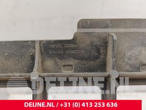 Citroen Jumpy Stoßstangenstütze mitte hinten O330152 foto 3