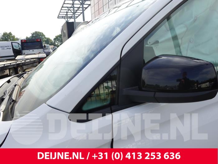 Volkswagen Caddy Quarter light, front left O331345