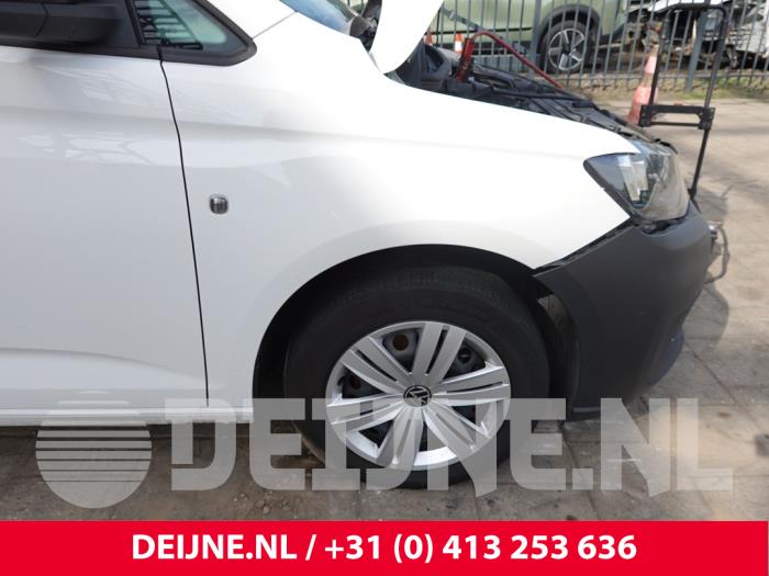 Volkswagen Caddy Front wing, right O331390