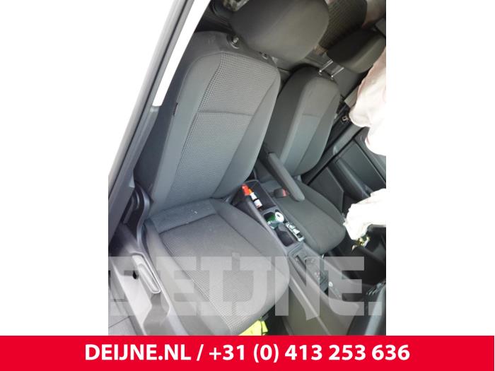 Volkswagen Caddy Seat, right O331403