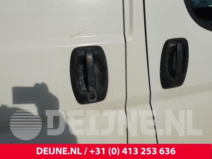 Peugeot Boxer Schuifdeurgreep rechts O331843