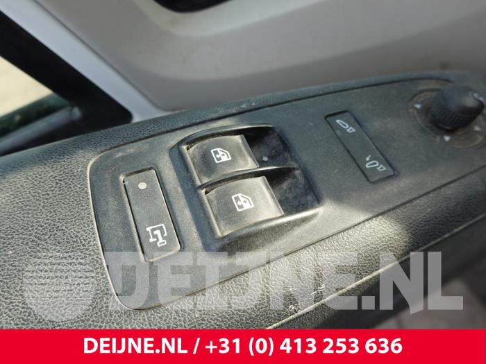Peugeot Boxer Elektrisch Raam Schakelaar O331747