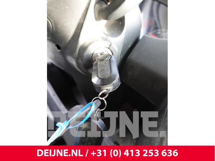 Peugeot Boxer Kontaktslot+Sleutel O331764