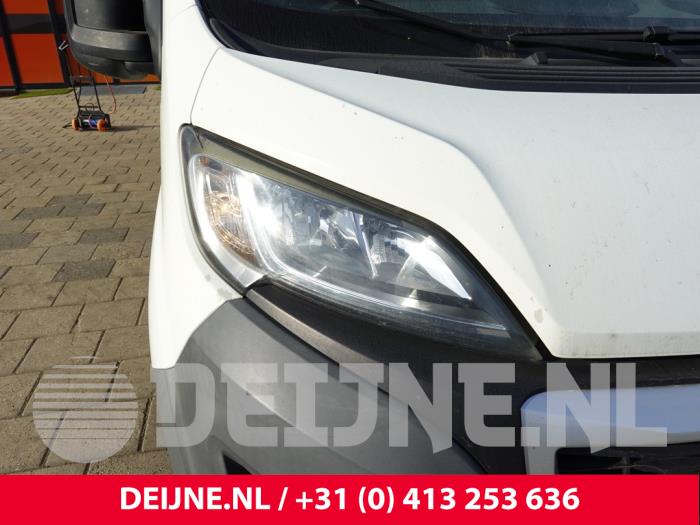 Peugeot Boxer Koplamp rechts O331766