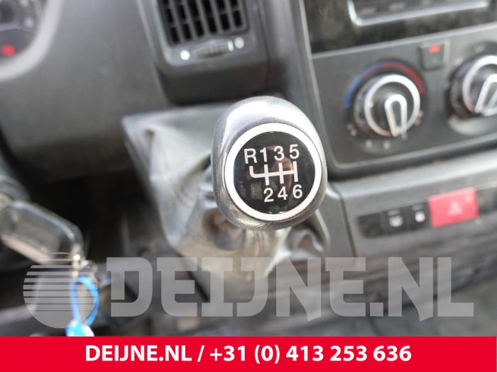 Peugeot Boxer Versnellingspook O331824