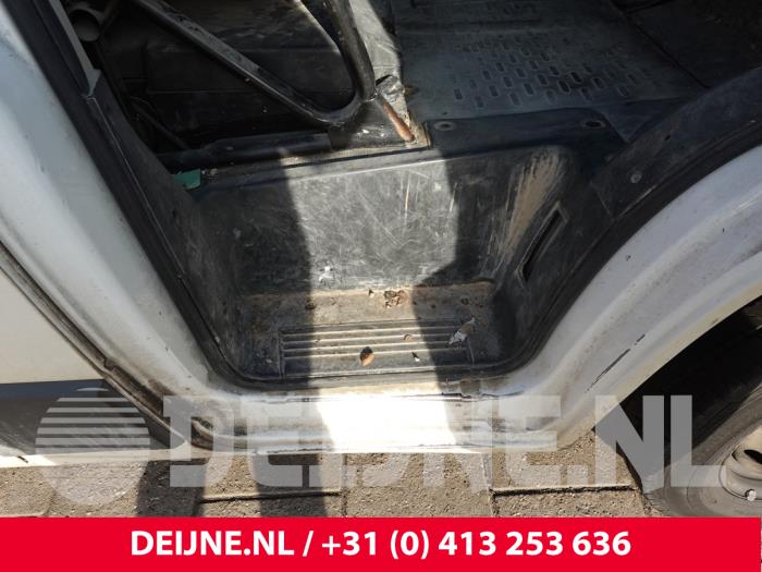 Peugeot Boxer Voorinstap rechts O331826