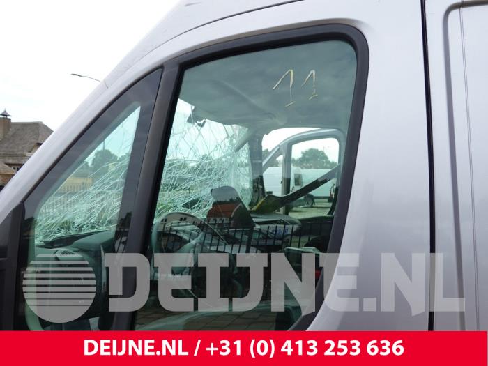Peugeot Boxer Portierruit 2Deurs links O331922