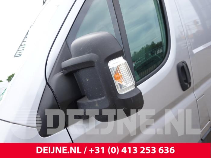 Peugeot Boxer Buitenspiegel links O331862