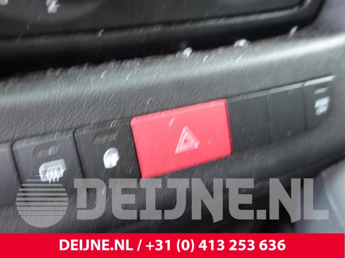 Peugeot Boxer Paniekverlichtings Schakelaar O331881