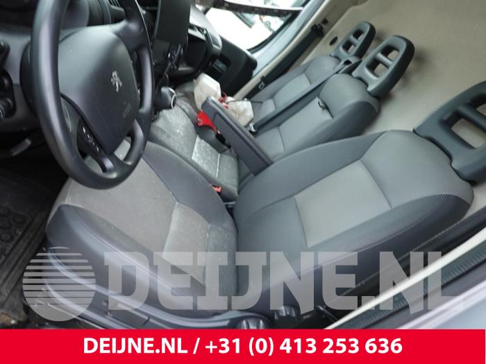 Peugeot Boxer Stoel links O331902