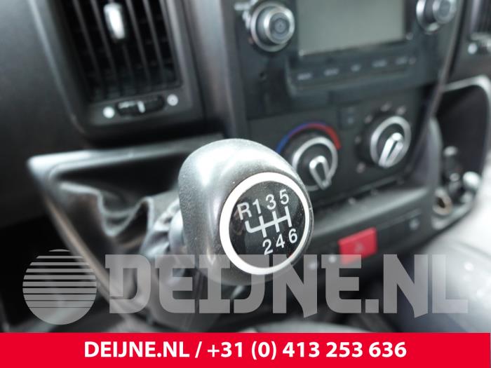 Peugeot Boxer Versnellingspook O331913