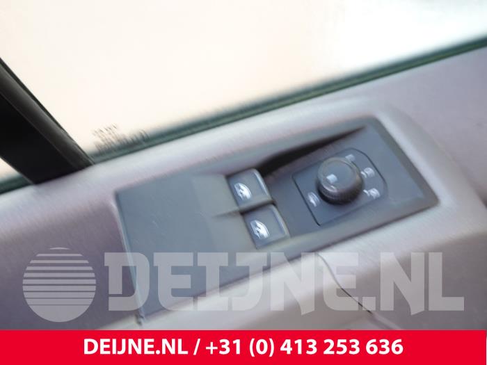 Volkswagen Crafter Electric window switch O332480