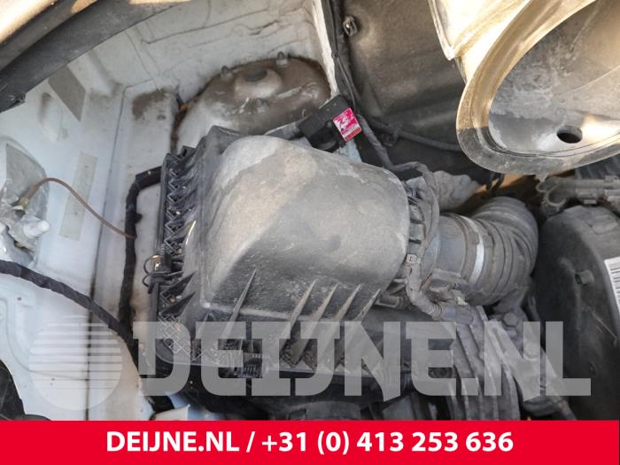 Volkswagen Crafter Air box O332502