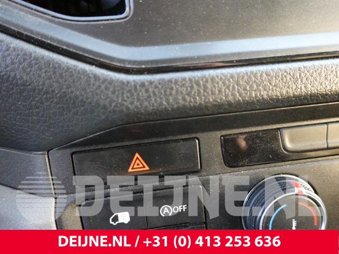 Volkswagen Crafter Panic lighting switch O332511