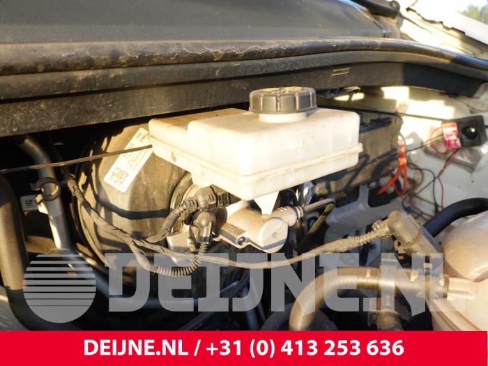 Volkswagen Crafter Brake fluid reservoir O332526