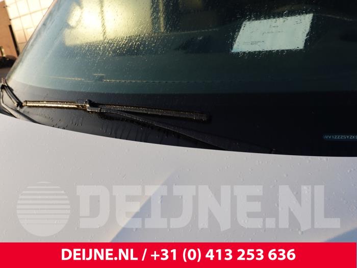 Volkswagen Crafter Front wiper arm O332532