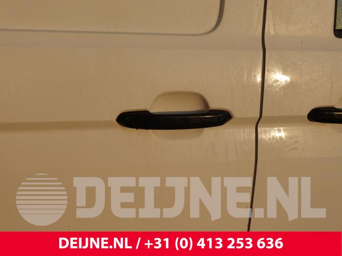 Volkswagen Crafter Sliding door handle, right O332540