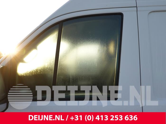 Volkswagen Crafter Door window 2-door, left O332571