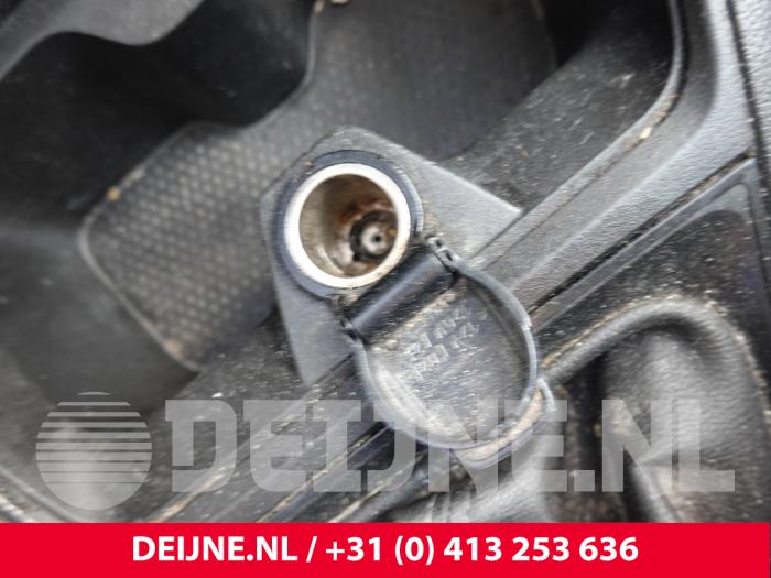 Renault Express 12 Volt aansluiting O332825