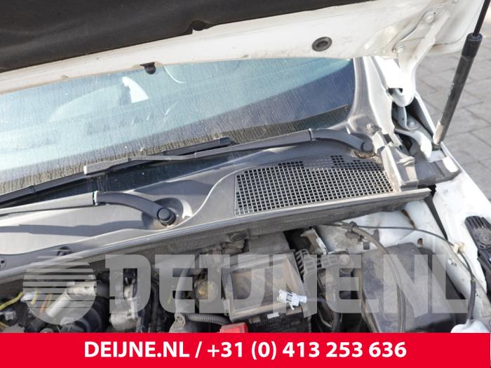 Renault Express Ruitenwisserarm voor O332892