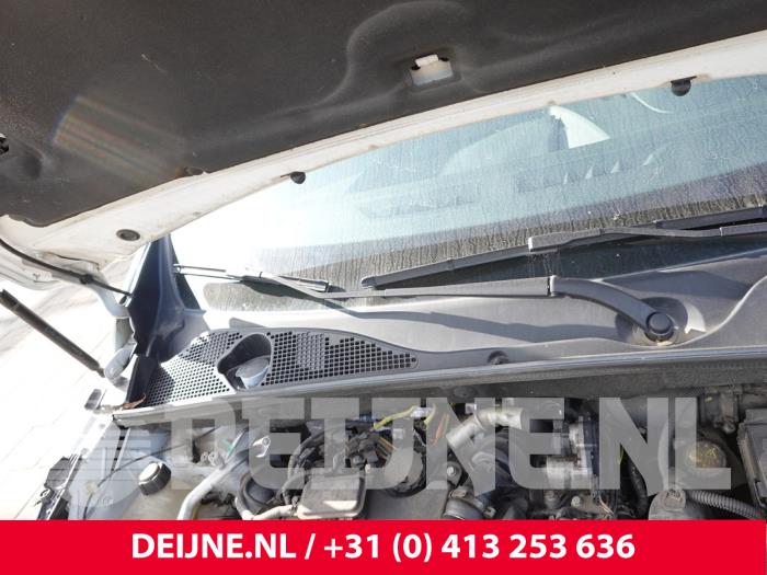 Renault Express Ruitenwisserarm voor O332893