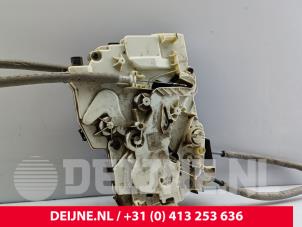 Mercedes eVito Minibus/van rear door lock mechanism O333055 photo 3